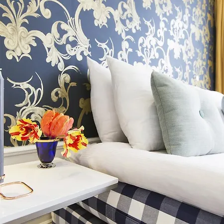 Canal Hotel 4*
