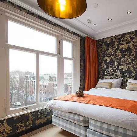 Canal Hotel 4*