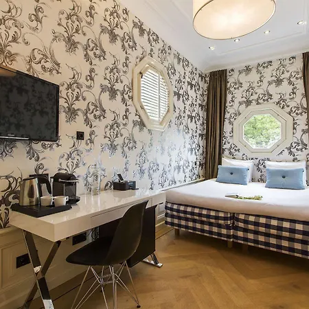 Canal Hotel